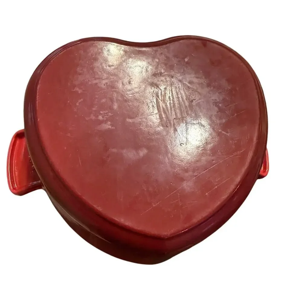 Le Creuset Heart Cast Iron Dutch Oven Cocotte Cerise Red 2 Qt w/ Lid France